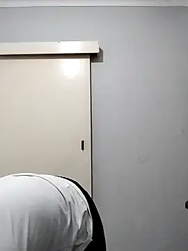 SlutyQueen32 online show from October 2025 04:41:02 PM