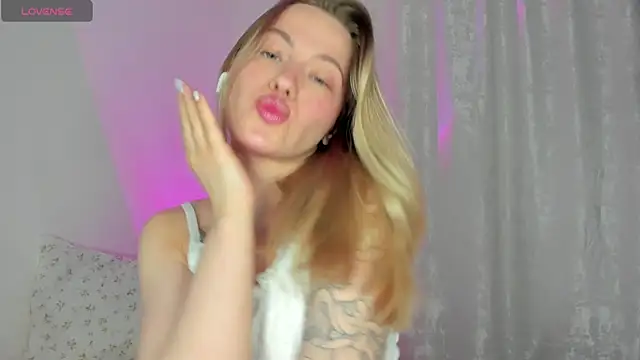 damn cutie online show from February 2025 09:09:01 PM
