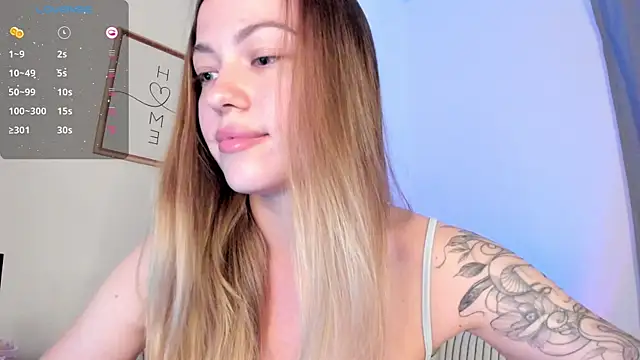 Snapshot of damn_cutie chatting on June 2026 01:50:01 PM damn cutie online show from June 2026 01:50:01 PM
