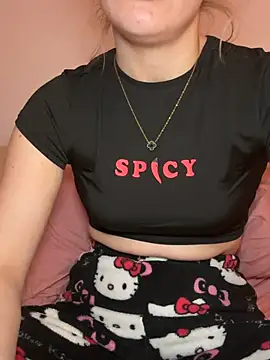 Holly-Glamour online show from January 2026 02:13:02 PM