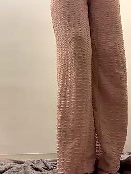 Snapshot of Holly-Glamour chatting on November 2025 02:26:02 AM Holly-Glamour online show from November 2025 02:26:02 AM