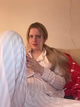 Holly-Glamour online show from February 2026 01:50:02 AM