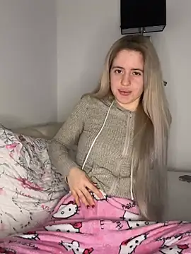 Holly-Glamour online show from February 2026 11:49:01 PM