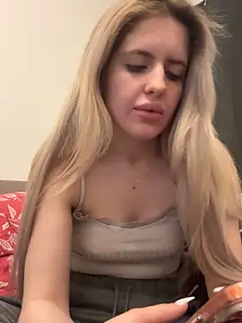 Holly-Glamour online show from March 2026 07:26:01 AM