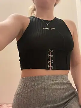 Snapshot of Holly-Glamour chatting on March 2025 12:22:02 AM Holly-Glamour online show from March 2025 12:22:02 AM