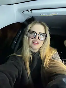 Holly-Glamour online show from March 2026 11:34:01 PM