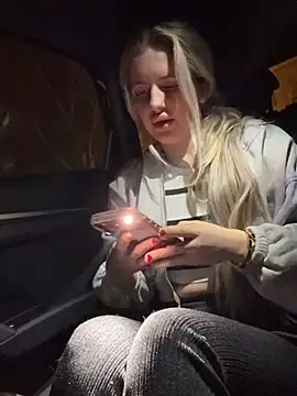 Holly-Glamour online show from March 2026 11:23:02 PM