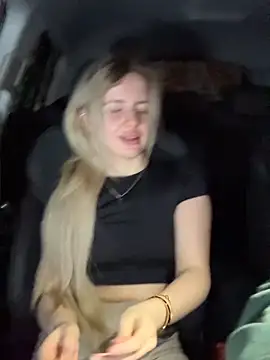 Holly-Glamour online show from April 2026 11:16:02 PM