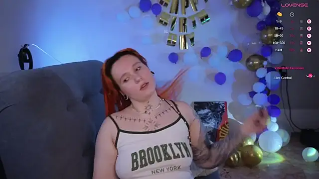 Snapshot of The_Full_Red_Moon chatting on October 2025 12:08:01 PM The Full Red Moon online show from October 2025 12:08:01 PM