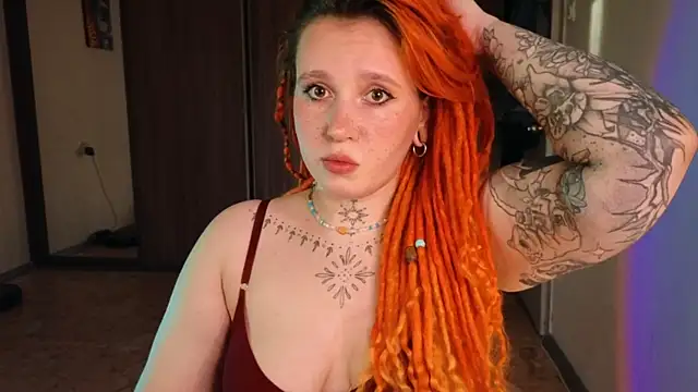 Snapshot of The_Full_Red_Moon chatting on October 2025 12:07:02 PM The Full Red Moon online show from October 2025 12:07:02 PM