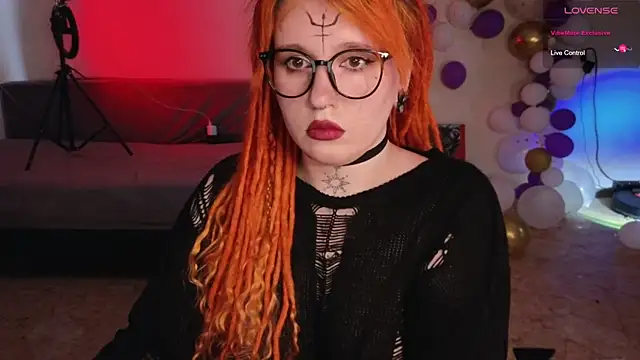 Snapshot of The_Full_Red_Moon chatting on October 2025 09:22:02 AM The Full Red Moon online show from October 2025 09:22:02 AM