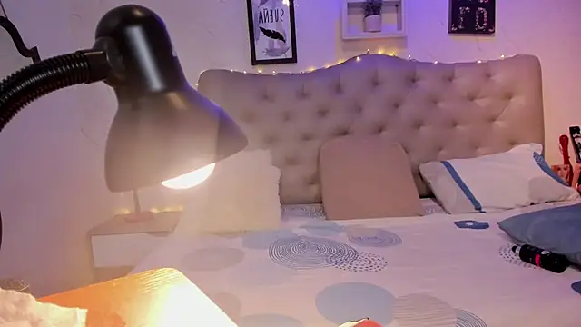 Antonella Montanari online show from December 2025 02:50:01 AM