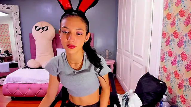 Snapshot of Iris_Stone_ chatting on February 2025 06:15:02 PM Iris Stone online show from February 2025 06:15:02 PM