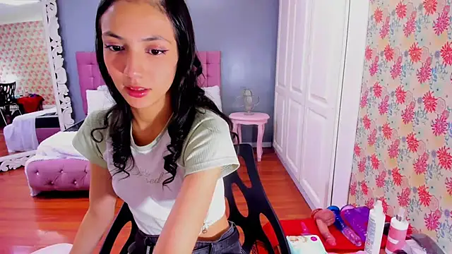 Snapshot of Iris_Stone_ chatting on March 2025 05:04:02 PM Iris Stone online show from March 2025 05:04:02 PM