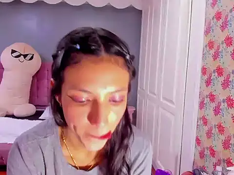 Snapshot of Iris_Stone_ chatting on January 2025 02:39:01 PM Iris Stone online show from January 2025 02:39:01 PM