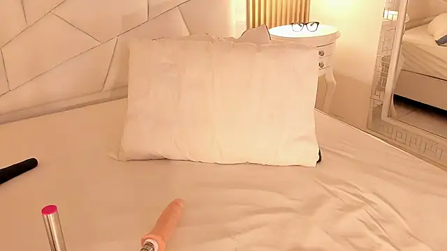 belacampbell online show from December 2025 06:50:01 AM