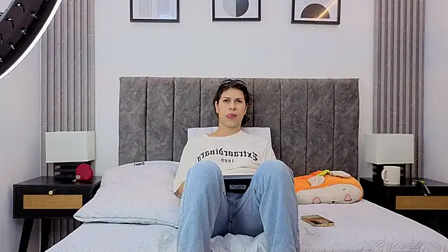 Luciana Ortiz1 online show from January 2026 12:42:01 PM