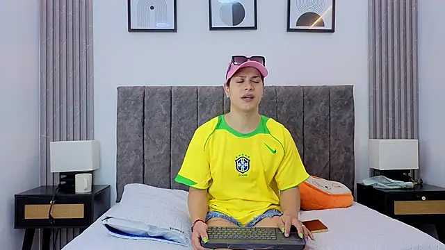 Luciana Ortiz1 online show from December 2025 01:28:02 PM