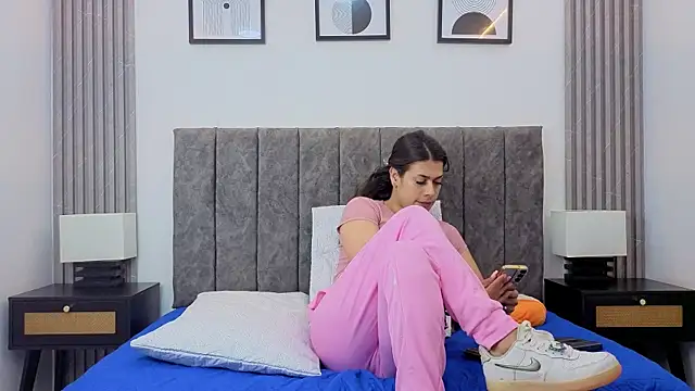 Luciana Ortiz1 online show from January 2026 01:50:02 PM