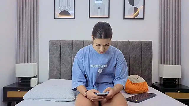 Luciana Ortiz1 online show from February 2026 01:34:01 PM