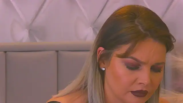 RissaRheys online show from November 2025 06:52:02 PM