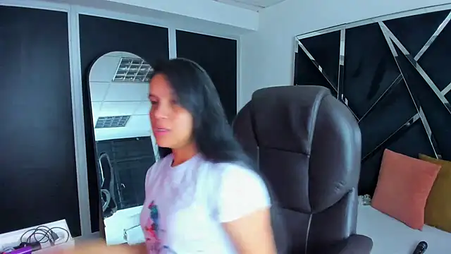 Ivanna18 x online show from September 2025 04:08:01 AM