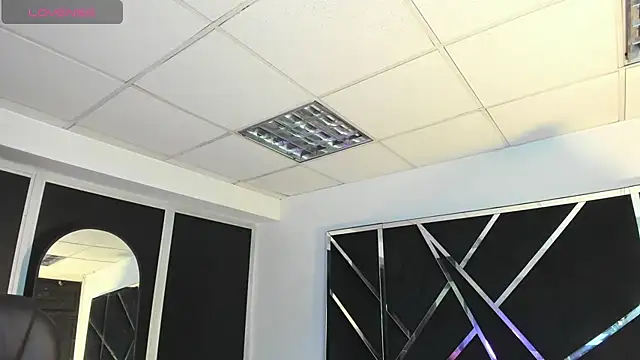 Ivanna18 x online show from October 2025 03:19:01 AM