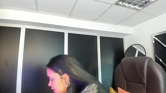 Ivanna18 x online show from October 2025 03:51:02 AM