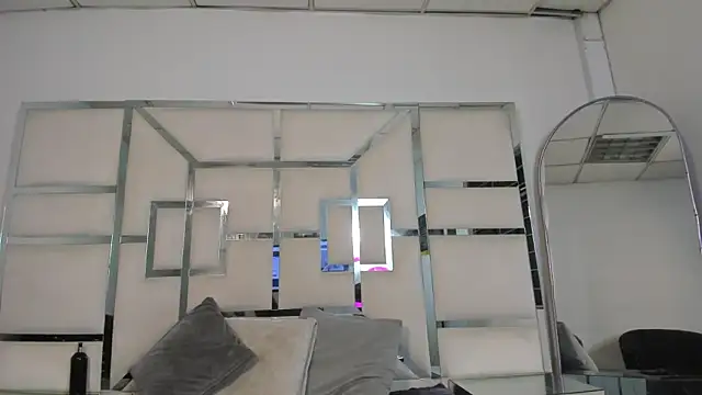 Ivanna18 x online show from October 2025 04:22:02 AM