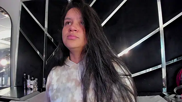 Ivanna18 x online show from November 2025 03:44:02 AM