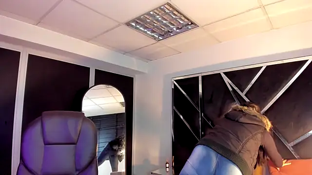 Ivanna18 x online show from October 2025 03:18:02 AM