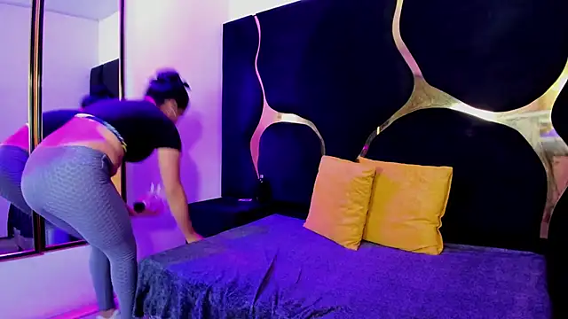 Ivanna18 x online show from October 2025 03:18:02 AM