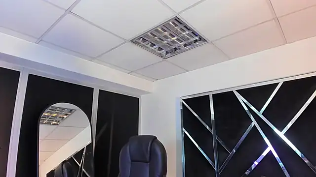 Ivanna18 x online show from October 2025 03:16:01 AM