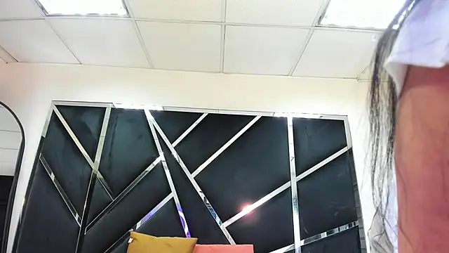 Ivanna18 x online show from October 2025 03:28:01 AM