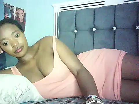 Cryaluna online show from March 2026 09:22:01 AM