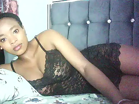 Cryaluna online show from May 2026 06:33:02 AM