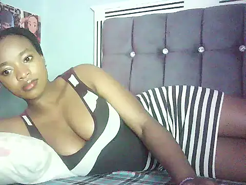 Cryaluna online show from March 2026 07:24:01 AM