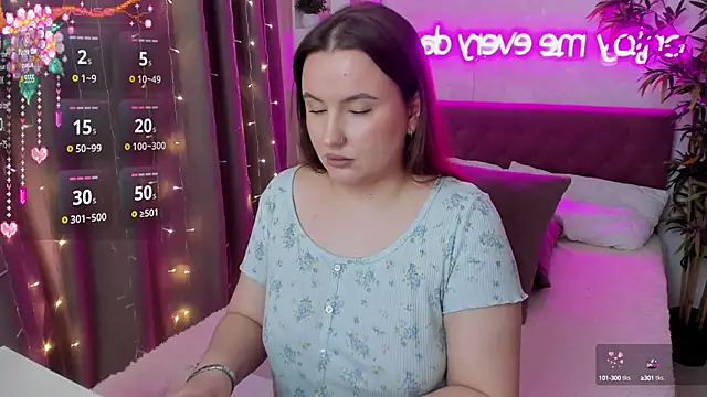 Snapshot of FeralPeach chatting on February 2025 09:55:01 AM FeralPeach online show from February 2025 09:55:01 AM