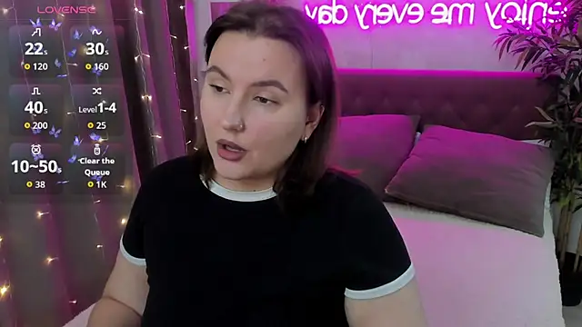 FeralPeach online show from November 2025 07:00:02 AM