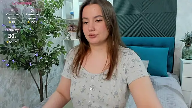 Snapshot of FeralPeach chatting on February 2025 08:21:01 AM FeralPeach online show from February 2025 08:21:01 AM