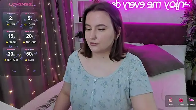 FeralPeach online show from November 2025 04:38:02 AM