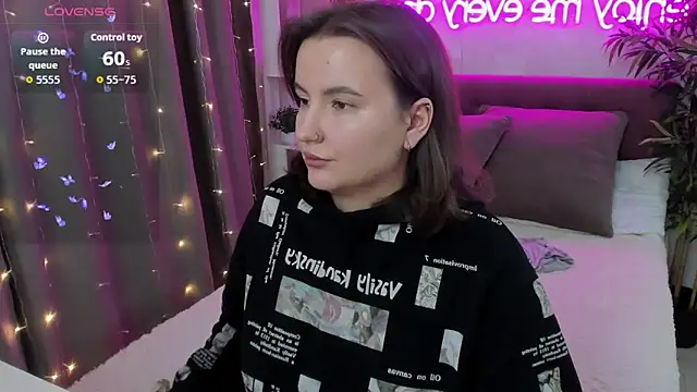 FeralPeach online show from November 2025 04:39:01 AM