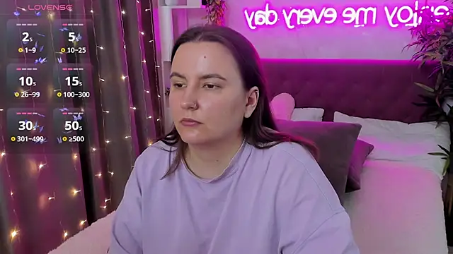 FeralPeach online show from April 2026 07:11:02 AM