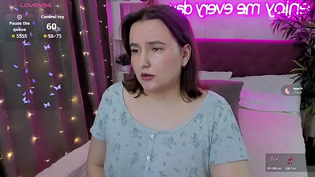 FeralPeach online show from November 2025 06:18:02 AM