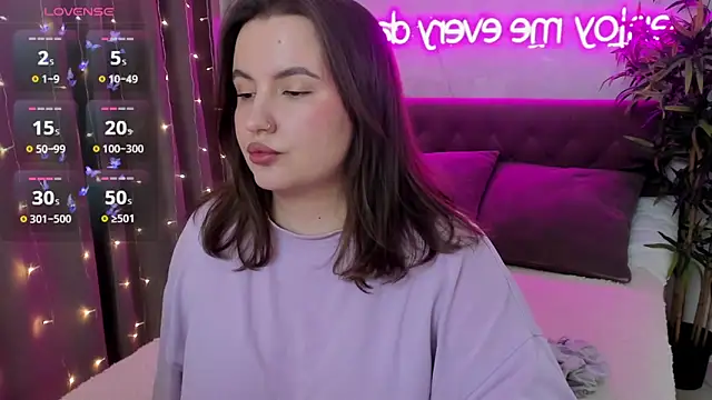 FeralPeach online show from April 2026 05:25:02 AM