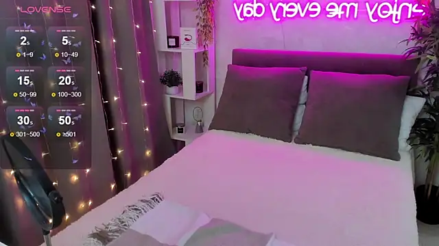 FeralPeach online show from November 2025 03:51:01 AM