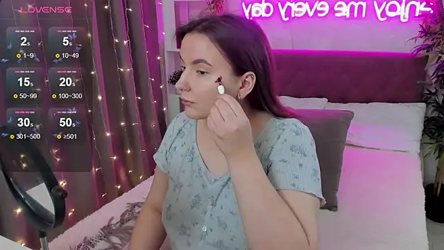 FeralPeach online show from November 2025 04:49:02 AM