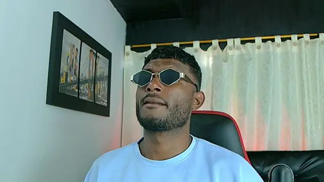 Snapshot of Black_indiian chatting on September 2025 03:54:01 PM Black indiian online show from September 2025 03:54:01 PM