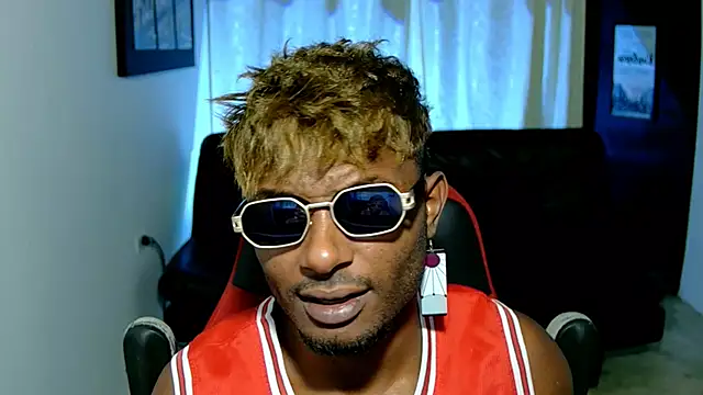 Snapshot of Black_indiian chatting on November 2025 05:35:01 PM Black indiian online show from November 2025 05:35:01 PM