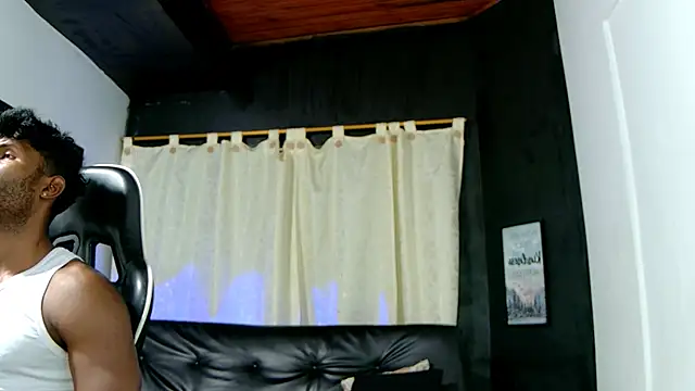 Snapshot of Black_indiian chatting on December 2025 06:54:02 PM Black indiian online show from December 2025 06:54:02 PM